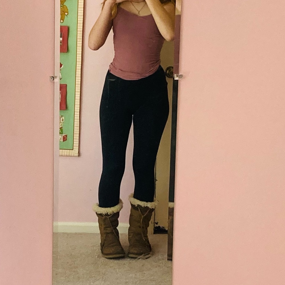 2007 Ugg boots with tie